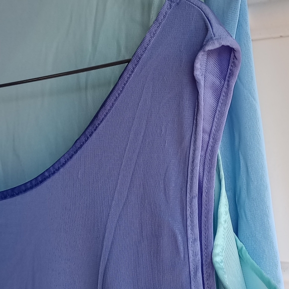 Exquisite Form sleeveless night gowns. - Picture 5 of 8